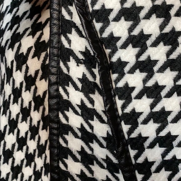 MARC NEW YORK HOUNDSTOOTH PONCHO - Picture 3 of 5